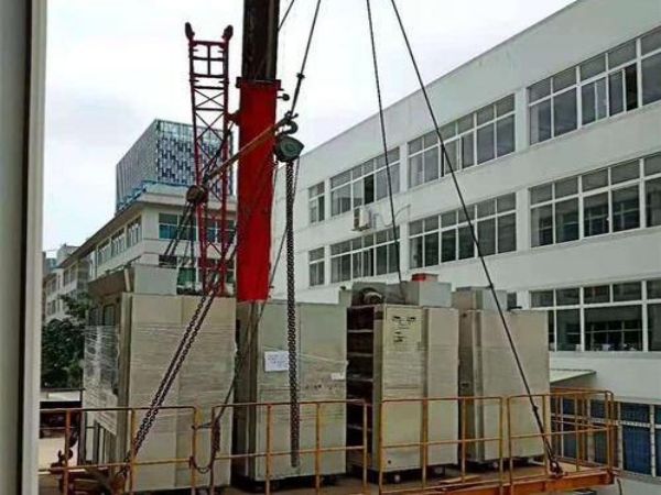 忻州市吊车租赁公司_吊车爆胎前的4大征兆